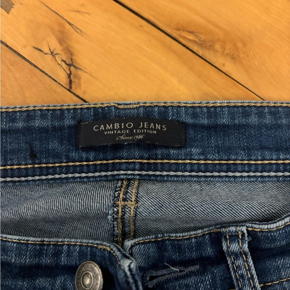 Like new Cambio straight leg jeans - Picture 3 of 4
